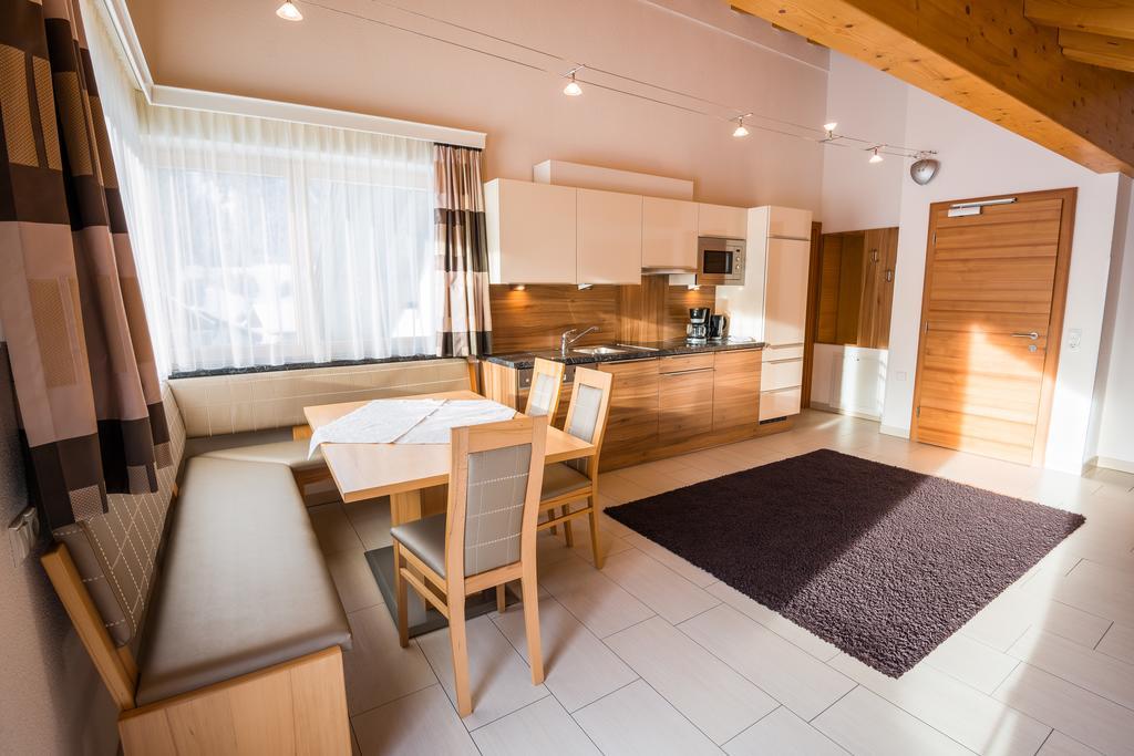 Appartements Platzl Serfaus Δωμάτιο φωτογραφία